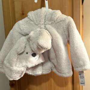 Never worn with tags. 3 piece set. Jacket w/ hood +hat +mittens. Size 6-9 months